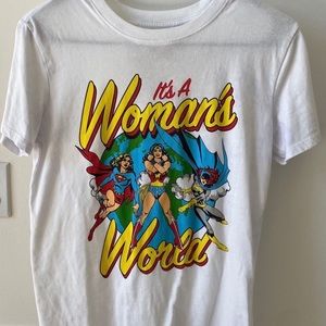 Size Extra Small graphic tee